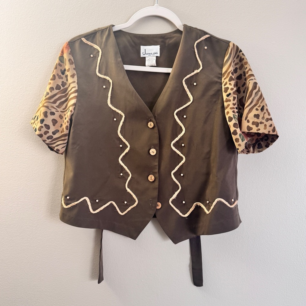 Justin B. Jones—/ Tan Fabric Label